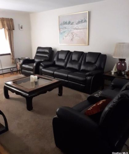 1591 Washington Ave, Bohemia, NY 11716-1419