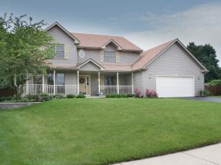 701 Clarendon Ln, Aurora, IL 60504-3228