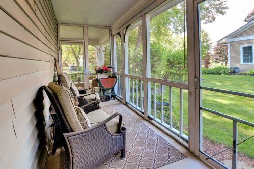 114 Burning Bush Trl, Bull Valley IL 60012-3652 exterior