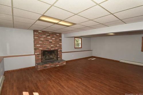 66 Kibbe Rd, Ellington CT 06029-2511 exterior