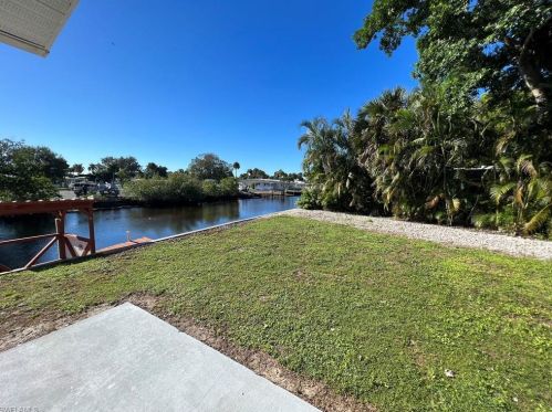 1392 Henderson Crk Dr, Naples FL 34114-8734 exterior