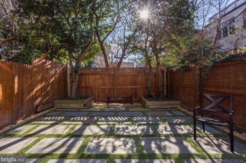 3522 P St, Washington DC  20007-2617 exterior