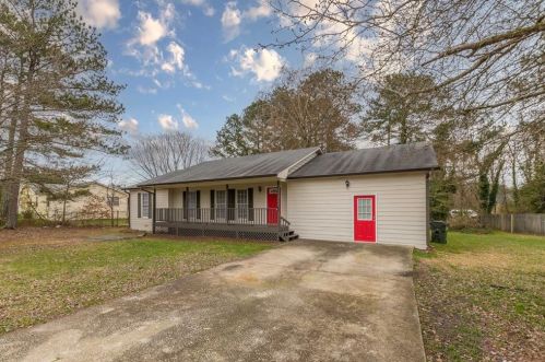 3108 Rock Pine Way, Lithonia GA  30078-4540 exterior