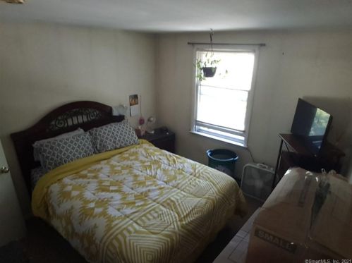 10 Girard St, Norwalk CT 06850-2914 exterior