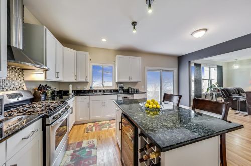 4253 Kolmar Ave, Chicago IL 60712-4702 exterior