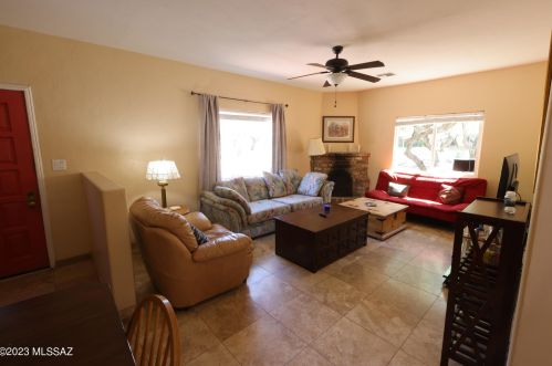 10700 Tanque Verde Rd, Tucson AZ 85749-9611 exterior