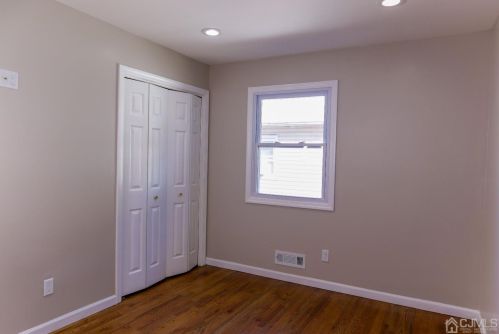 178 Louis Pl, Iselin NJ  08830-1236 exterior