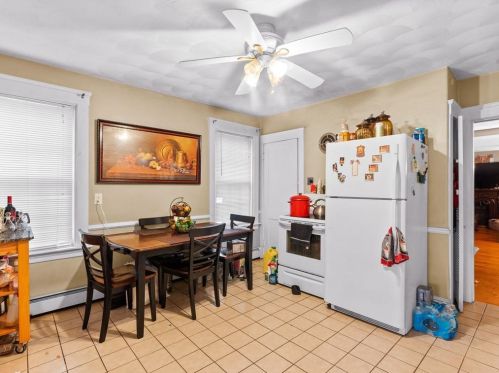 308 Pleasant Valley Pkwy, Providence, RI 02908-4343