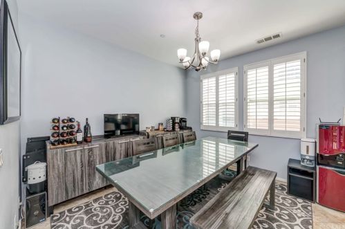 2027 Arnold Way, Fullerton CA 92833-5748 exterior