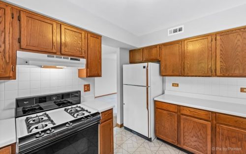 1788 Woodhaven Dr, Bull Valley IL 60014-1940 exterior