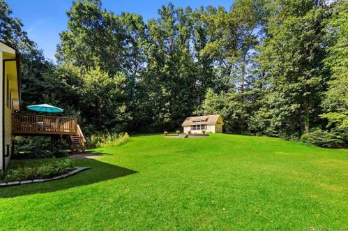 9 Dogwood Ln, Ellington CT exterior