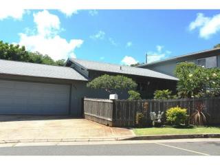 907 Crater Pl, Honolulu, HI 96816-2303