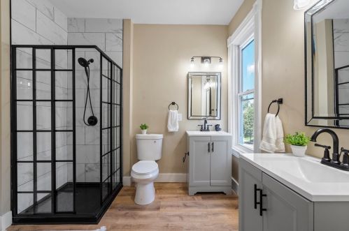 468 Biddle Ave, Pittsburgh PA 15221-3493 exterior