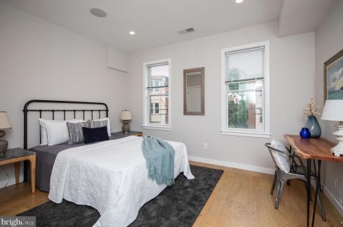 833 Bainbridge St, Philadelphia PA  19147-2009 exterior