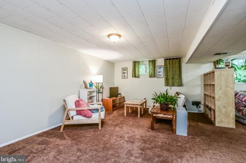 5615 Chase Ct, Alexandria VA 22312-6318 exterior