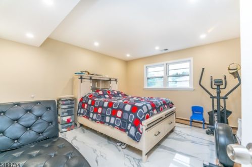 1570 Franklin St, Clark NJ  07066-2517 exterior