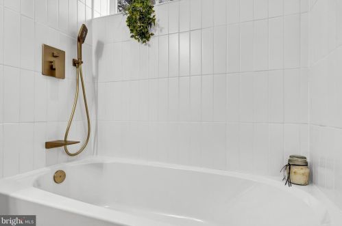 5112 Southern Ave, Washington DC 20019-5848 exterior