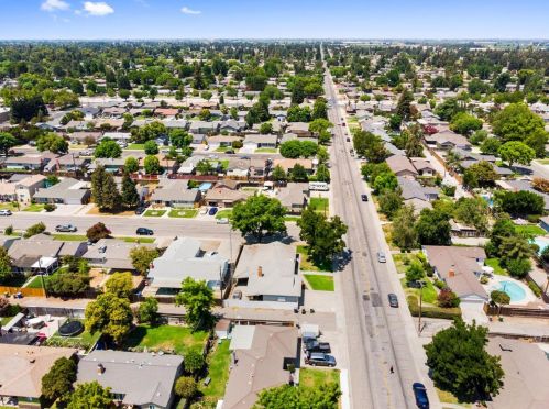 545 Quincy Rd, Turlock CA  95380-4329 exterior