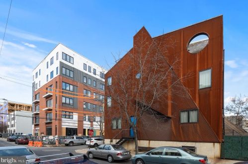 2401 Emerald St, Philadelphia PA  19125-1204 exterior