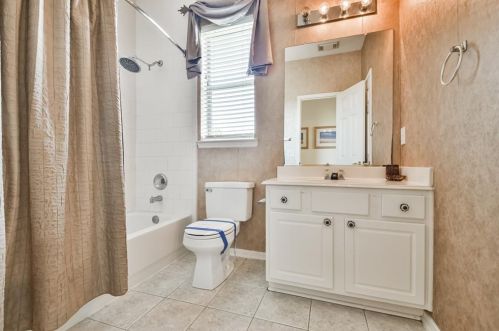 19405 Dee Oaks Dr, Humble TX 77346-2920 exterior