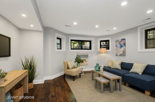 4733 Kenmore Ave, Chicago, IL 60640-5099