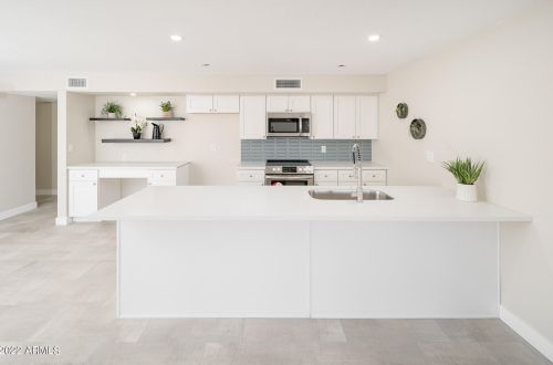 3824 Carol Ave, Phoenix AZ 85021-2091 exterior