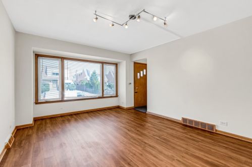 6133 Leland Ave, Chicago, IL 60630-3033