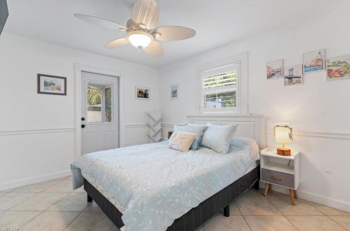 2549 Ter, Naples FL 34104-4322 exterior