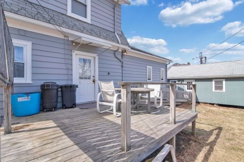 13 Ashwood St, Worcester MA 01604-3831 exterior