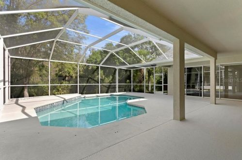8204 Nature Cove Way, Tampa FL 33647-3224 exterior