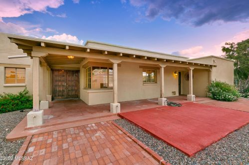 6882 Casas Adobes Dr, Tucson AZ 85704-6126 exterior