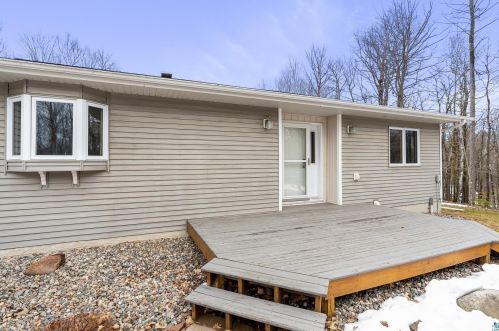 5871 Pike Lake Rd, Duluth, MN 55811-9648