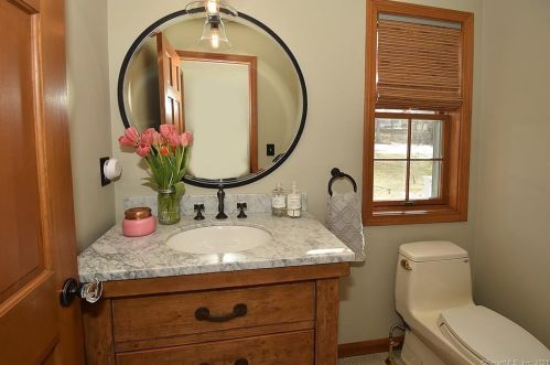 118 Blue Rdg Dr, Vernon CT 06066-5803 exterior