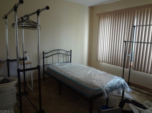 104 Schuyler Dr, Edison NJ  08817-3560 exterior