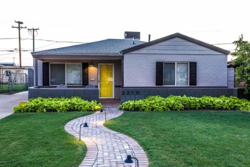 2210 17 Ave, Phoenix AZ  85027-5303 exterior