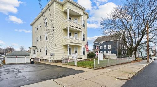 315 Wood Ave, Woonsocket RI  02895-2194 exterior