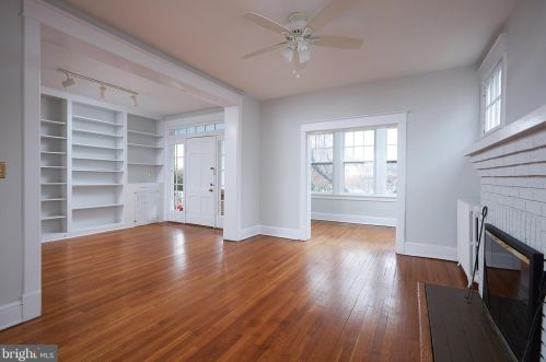 105 Masonic Vw Ave, Alexandria VA 22301-2203 exterior