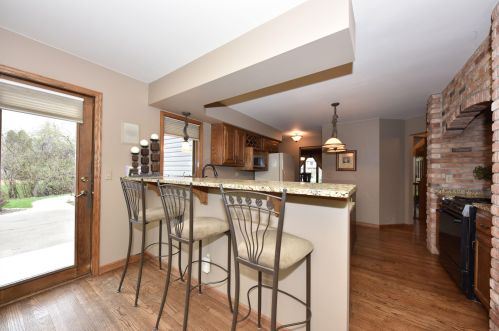 6945 Tesch Ave, Milwaukee WI 53220-2417 exterior