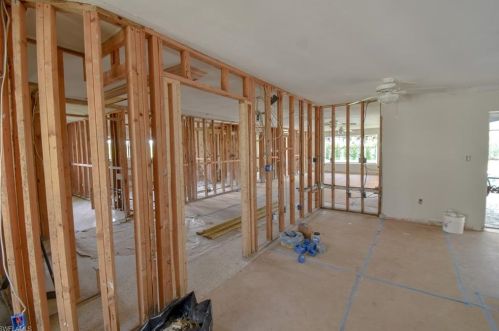 2870 Leeward Ln, Naples FL 34103-4038 exterior