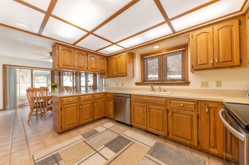 10430 Pne Rdg Rd, Milwaukee WI 53228-3236 exterior