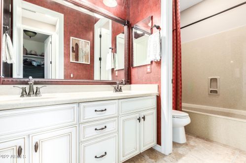 150 Horseshoe Dr, Chandler AZ 85249-4276 exterior