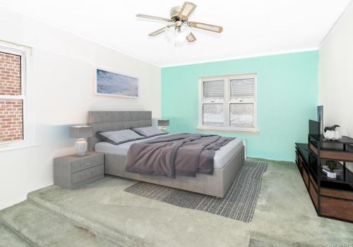 3238 Corsa Ave, Bronx NY 10469-2810 exterior