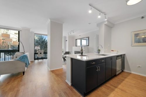 600 Kingsbury St, Chicago, IL 60654-8114