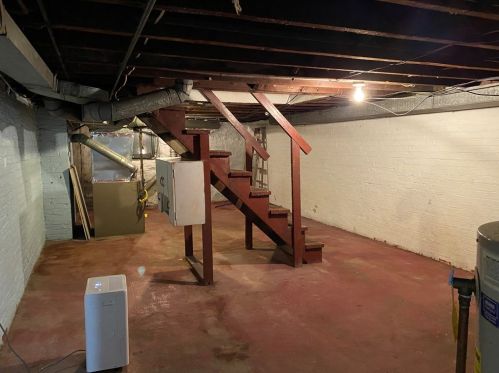 2913 Bedford Ave, Pittsburgh PA 15219-4011 exterior