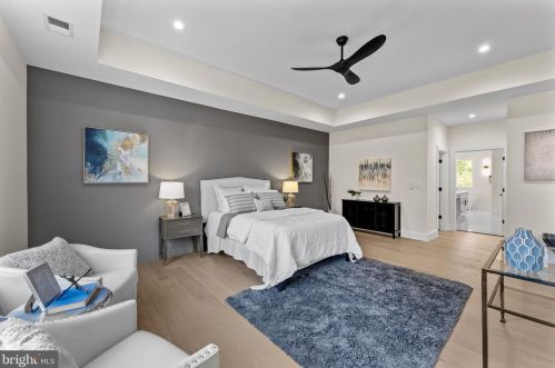 1327 Mayflower Dr, Mc Lean VA 22101-3405 exterior