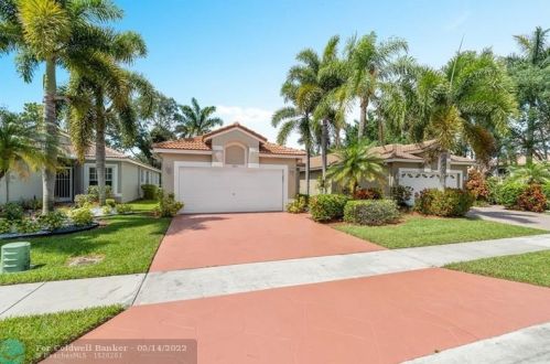 7651 Cherry Blossom St, Boynton Beach FL 33437-5438 exterior