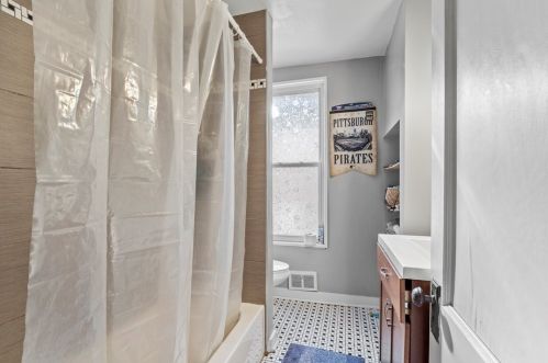 707 Taylor Ave, Pittsburgh PA 15202-2615 exterior