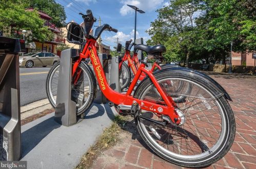 422 Butternut St, Washington DC  20012-1950 exterior