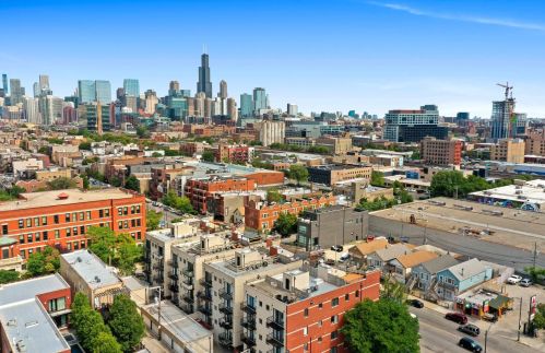 1516 Grand Ave, Chicago IL  60642-7529 exterior