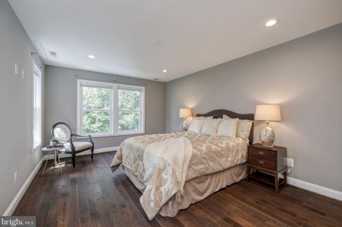 300 Mount Vernon Ave, Alexandria VA  22301-2232 exterior